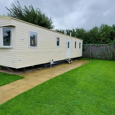 Cosy Caravan In Rhyl North Wales Villa Exterior photo