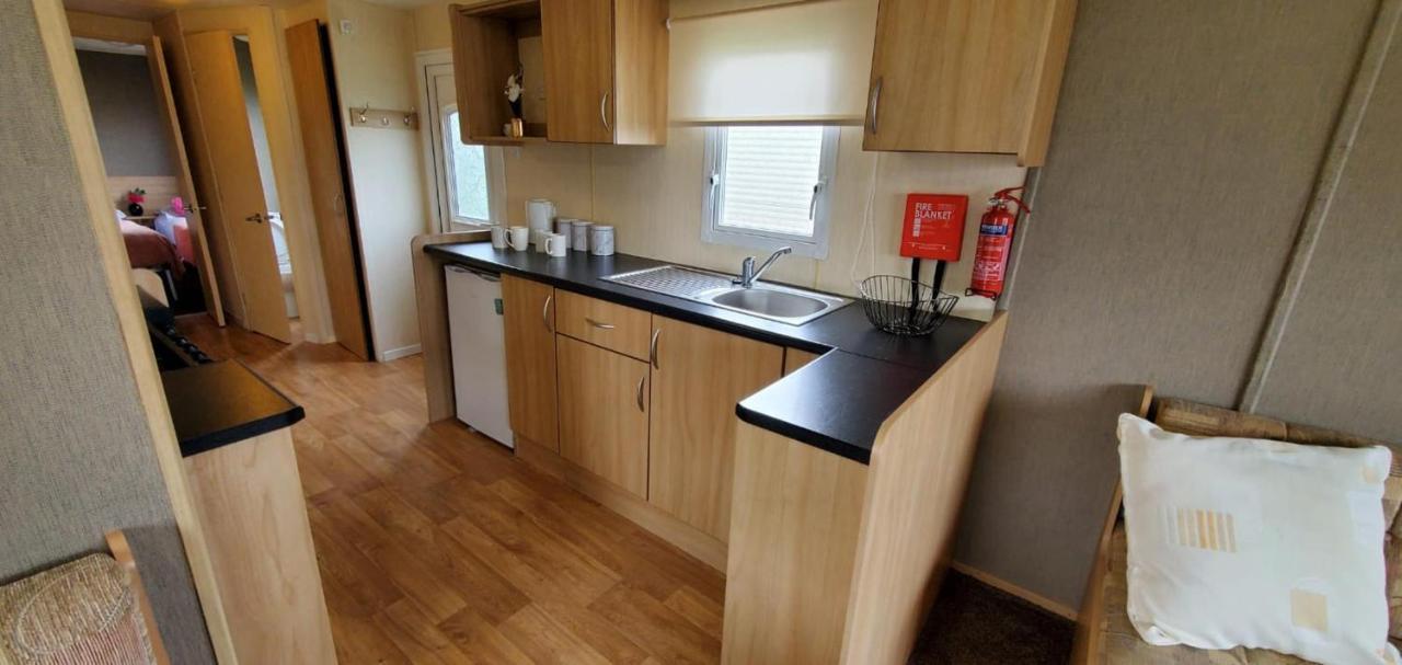 Cosy Caravan In Rhyl North Wales Villa Exterior photo