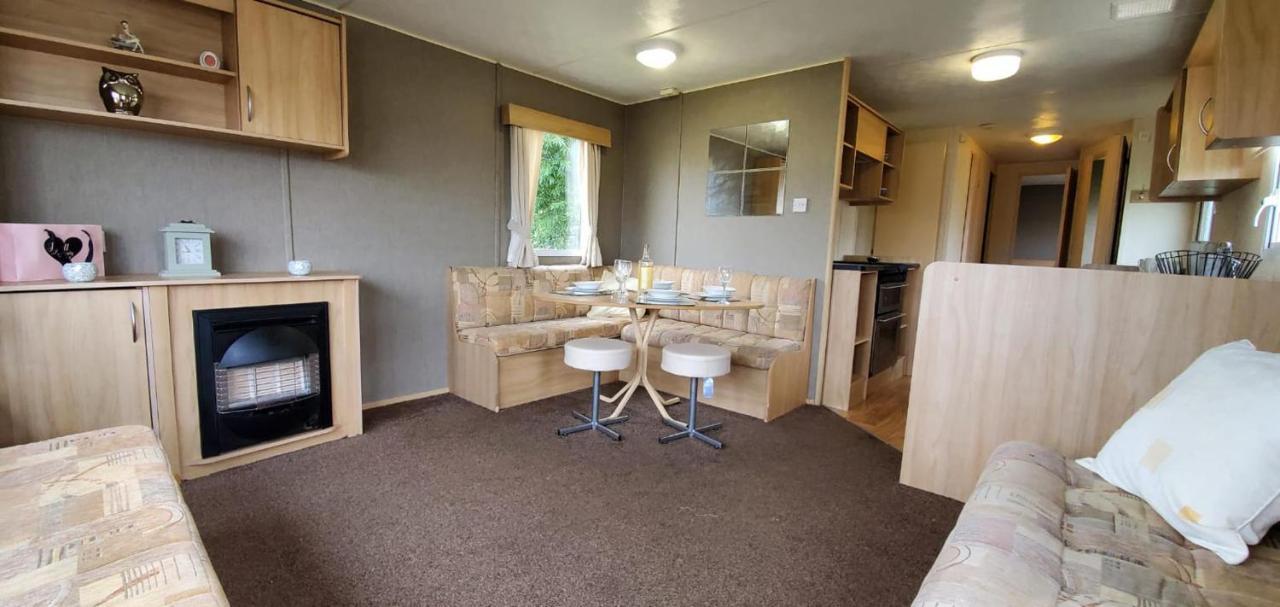 Cosy Caravan In Rhyl North Wales Exterior photo