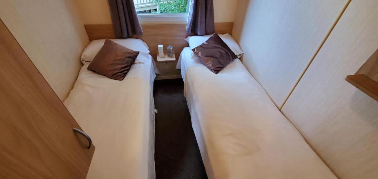 Cosy Caravan In Rhyl North Wales Exterior photo
