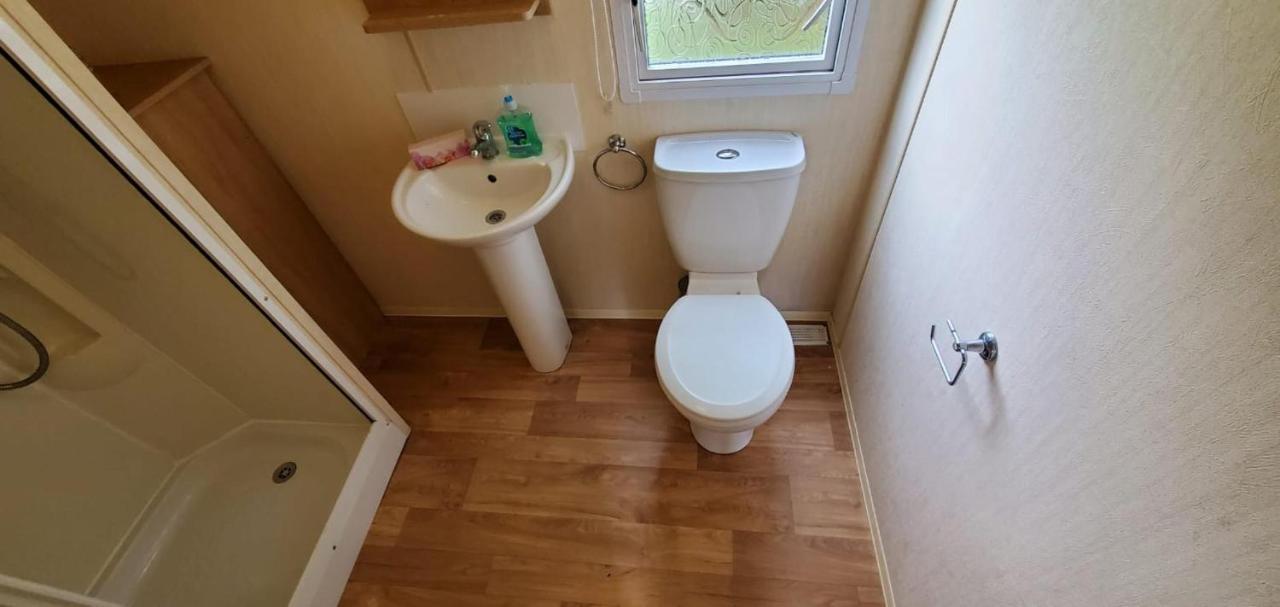 Cosy Caravan In Rhyl North Wales Exterior photo